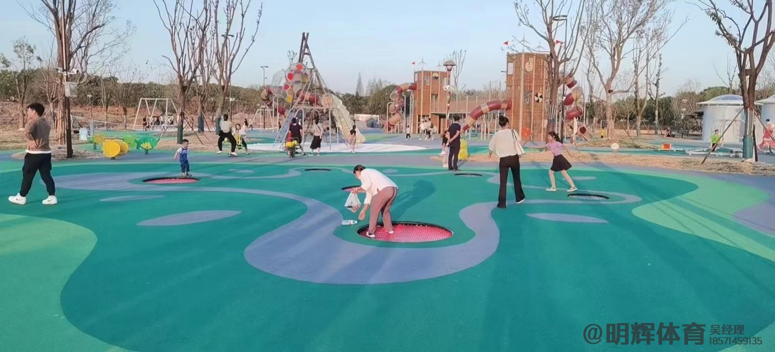 硅PU球场公园跑道是用什么材料做成的